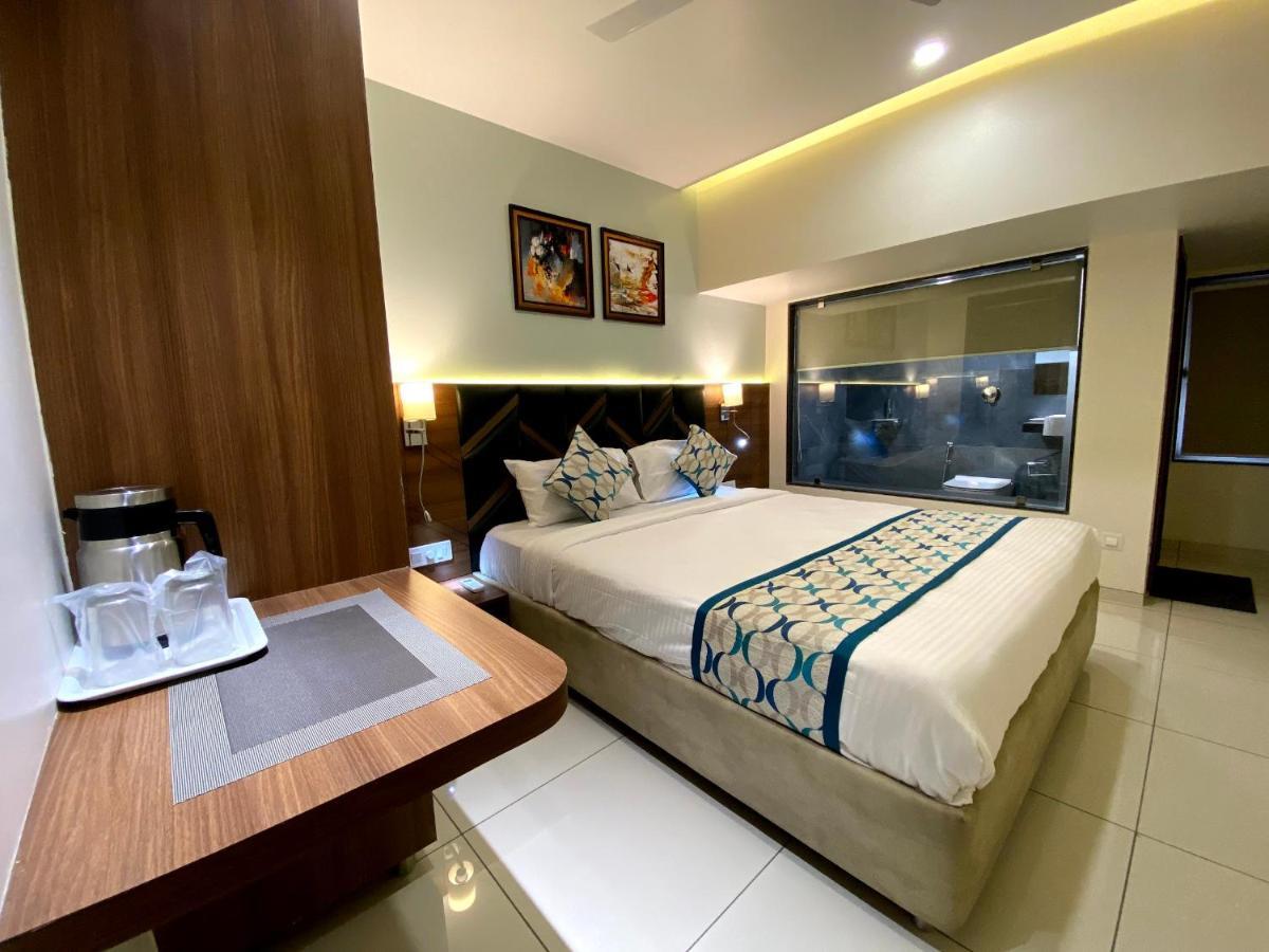 Hotel Unique By Apex Vadodara Luaran gambar